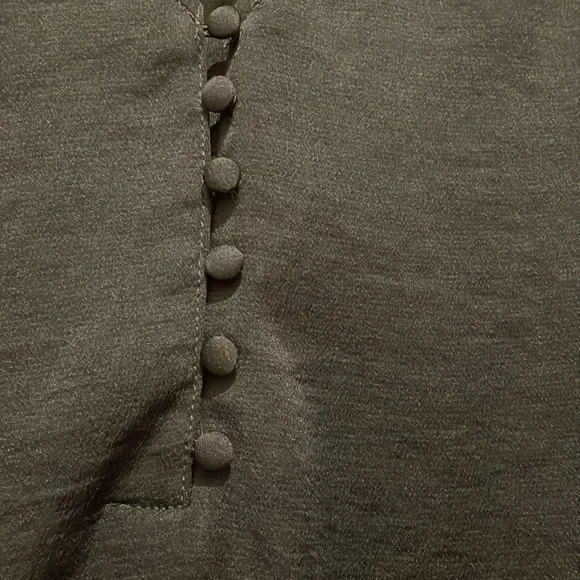 Emerald Green Express Blouse - Picture 3 of 4